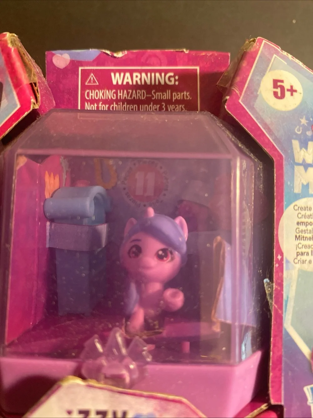 My Little Pony Mini World Magic Crystal Keychain Izzy Moonbow Toy Ages 5+ Unit M